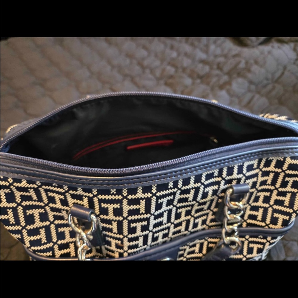 Tommy Hilfiger Bag - Picture 2 of 3